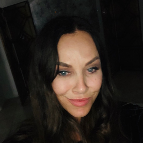 Meet your Posher, Korey - Picture 1 of 1